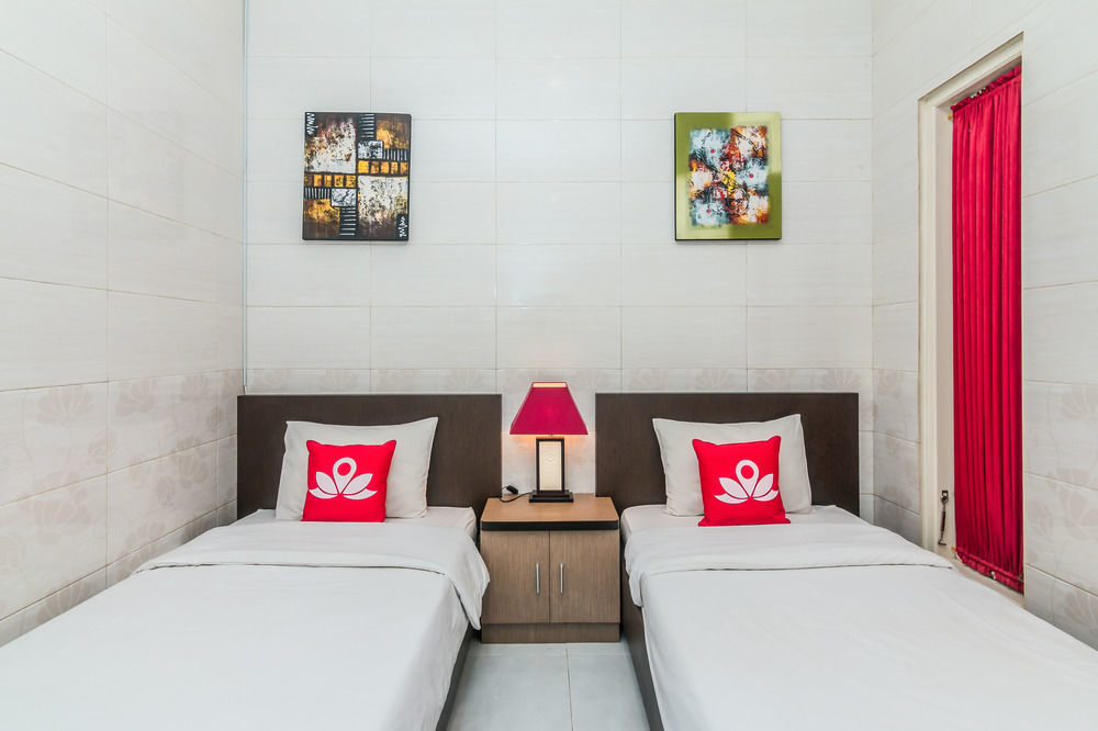 Angkul Angkul Beach Inn Kuta By Kamara Exterior photo